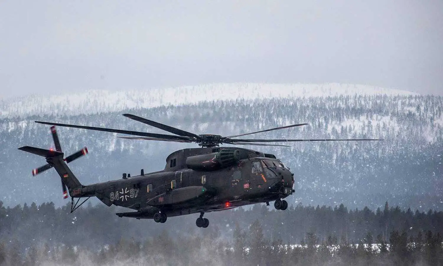 Luftwaffen CH-53-helikopteri European Defence Agencyn järjestämässä Cold Blade 2016 -harjoituksessa Suomen Lapissa. Kuva: Puolustusvoimat